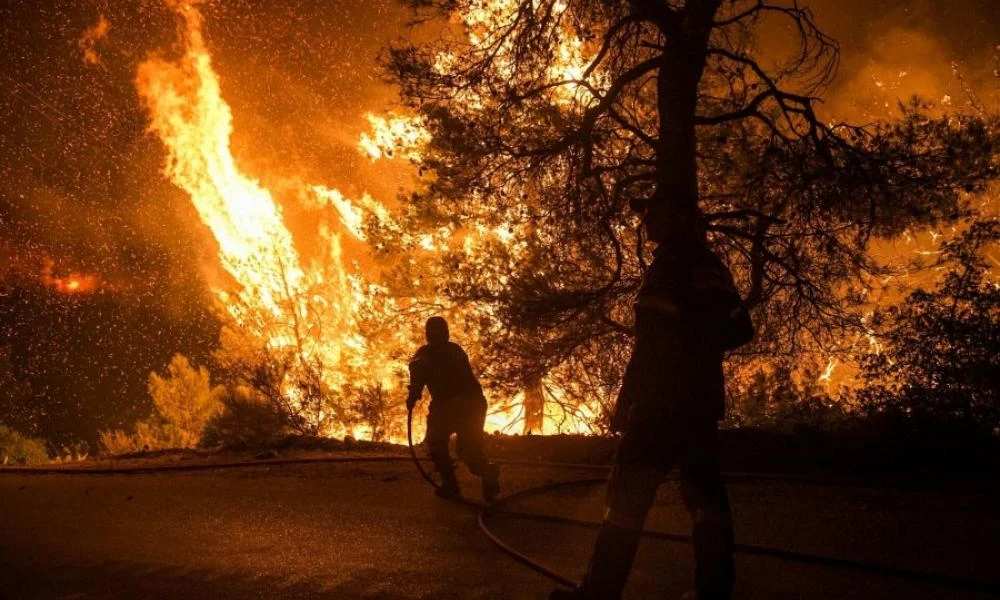 Ολονύχτια ''μάχη'' με την πύρινη κόλαση στην Ηλεία